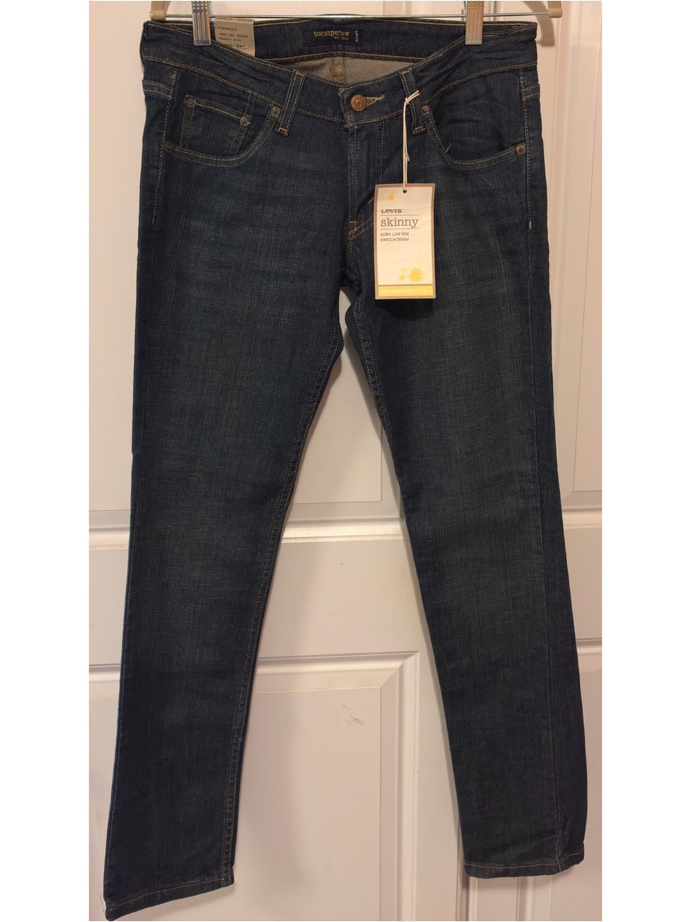 NWT Levi's Women's 524 too superlow skinny Jeans Size 9 Medium